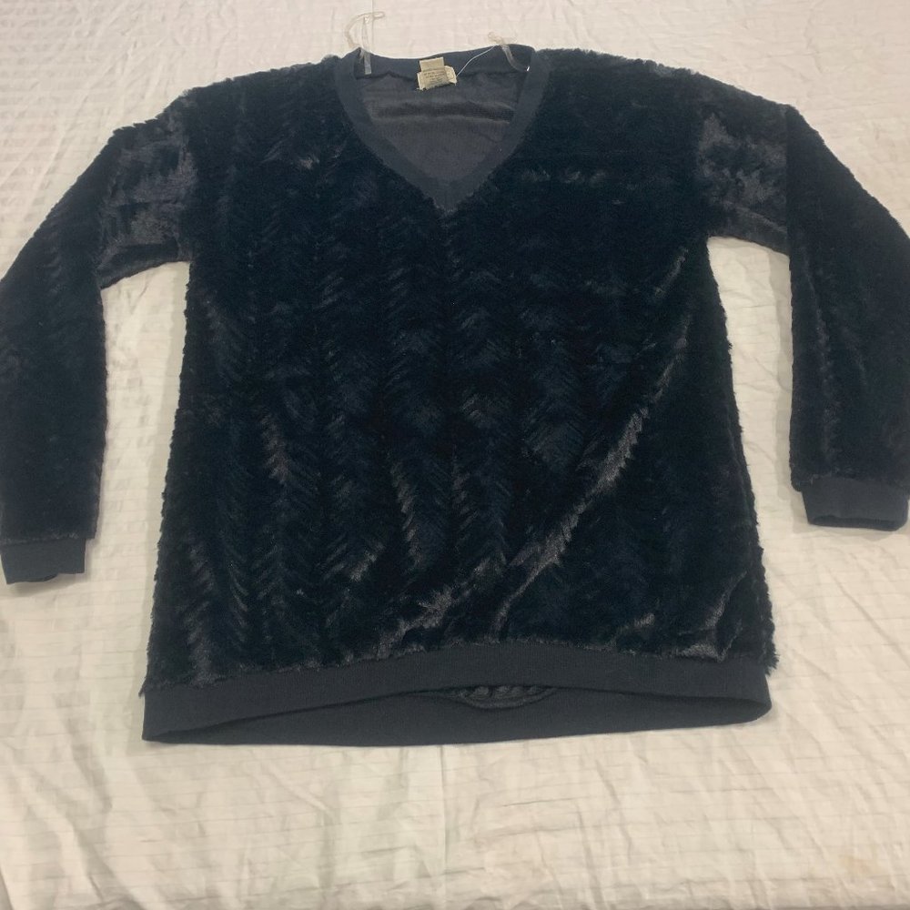 🫐🫐🫐   EYELASH COUTURE WOMENS FUZZY SOFTCREW NECK SWEATSHIRT SIZE M 🫐🫐🫐